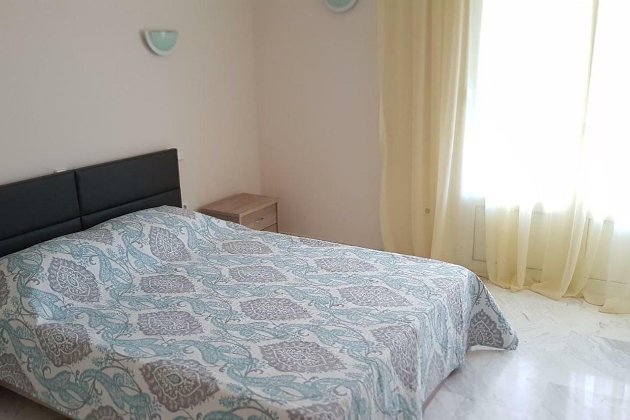 Galini Apartment ลูตรากี ภายนอก รูปภาพ