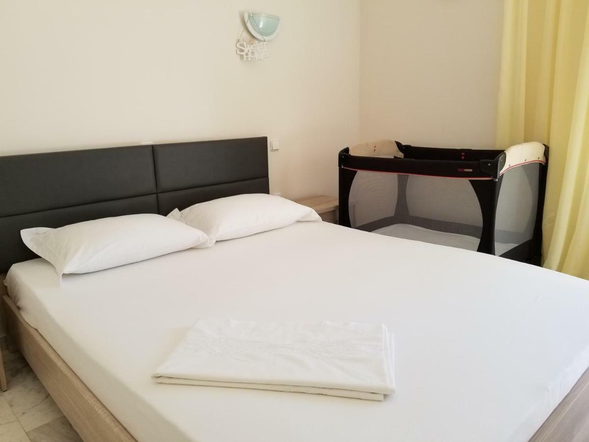 Galini Apartment ลูตรากี ภายนอก รูปภาพ